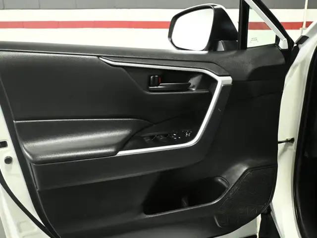 2024 Toyota RAV4 LE Radar Cruise Lane Assist Blind Spot - Photo 11