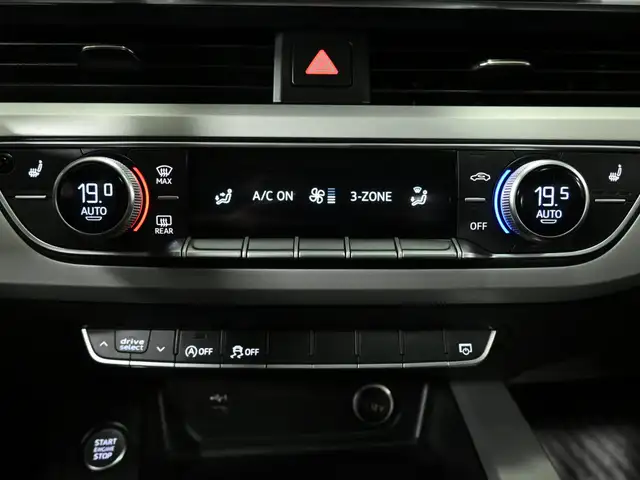 2022 Audi A4 No Accident Sunroof Heated Seats Lane Assist - Photo 19