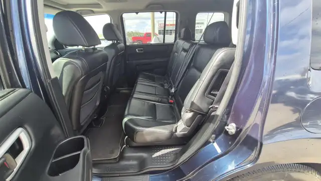 2010 Honda Pilot Touring, DRIVES GREAT, NO ACCIDENTS, AS IS - Photo 10