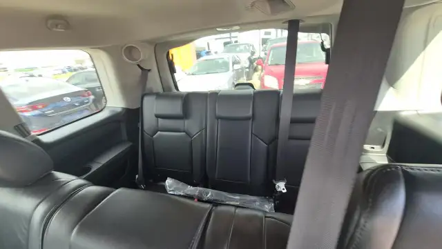 2010 Honda Pilot Touring, DRIVES GREAT, NO ACCIDENTS, AS IS - Photo 11