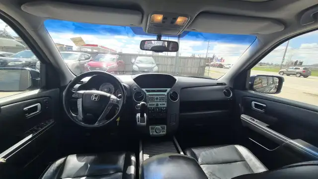 2010 Honda Pilot Touring, DRIVES GREAT, NO ACCIDENTS, AS IS - Photo 12