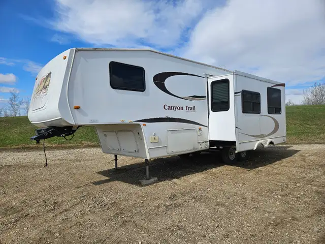 2009 Gulf Stream 30FBHS 30 Ft T/A Fifth Wheel Trailer Canyon Tra