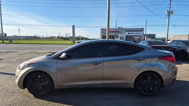 2013 Hyundai Elantra GLS, AUTO, NO ACCIDENTS, 174KMS, ALLOYS, CE - Photo 2