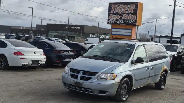 2005 Dodge Grand Caravan NO ACCIDENTS, RUNS AND DRIVES, AS IS