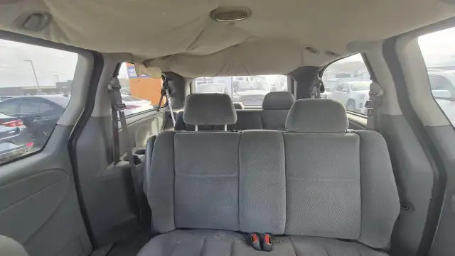 2005 Dodge Grand Caravan NO ACCIDENTS, RUNS AND DRIVES, AS IS - Photo 11