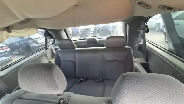 2005 Dodge Grand Caravan NO ACCIDENTS, RUNS AND DRIVES, AS IS - Photo 12