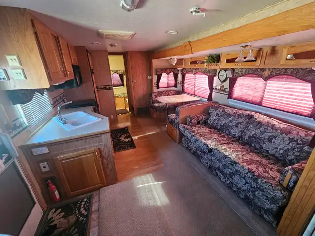 2004 Jayco 28FBS T/A Travel Trailer Designer - Photo 10