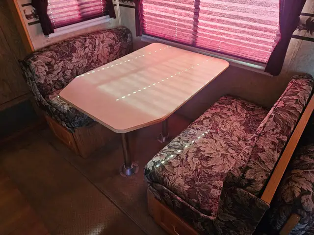 2004 Jayco 28FBS T/A Travel Trailer Designer - Photo 12