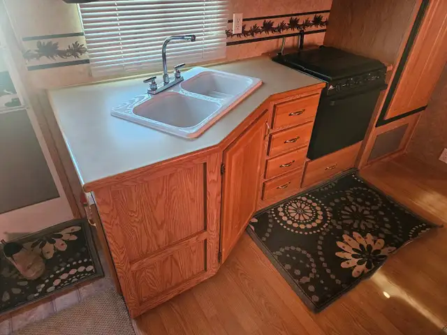 2004 Jayco 28FBS T/A Travel Trailer Designer - Photo 13