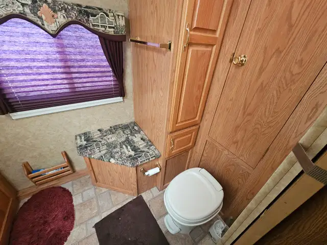 2004 Jayco 28FBS T/A Travel Trailer Designer - Photo 15