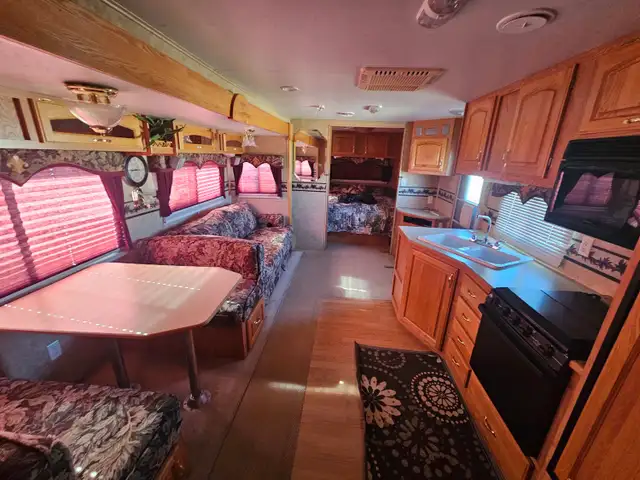 2004 Jayco 28FBS T/A Travel Trailer Designer - Photo 19