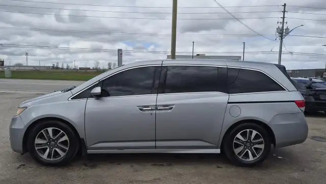 2016 Honda Odyssey Touring, WELL SERVICED, NO ACCIDENTS, AS IS - Photo 2
