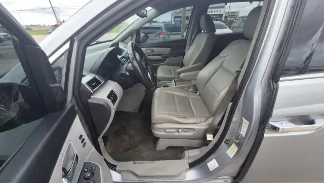 2016 Honda Odyssey Touring, WELL SERVICED, NO ACCIDENTS, AS IS - Photo 9