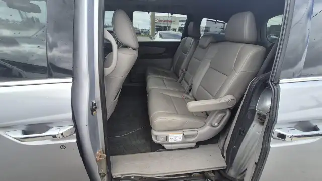 2016 Honda Odyssey Touring, WELL SERVICED, NO ACCIDENTS, AS IS - Photo 11