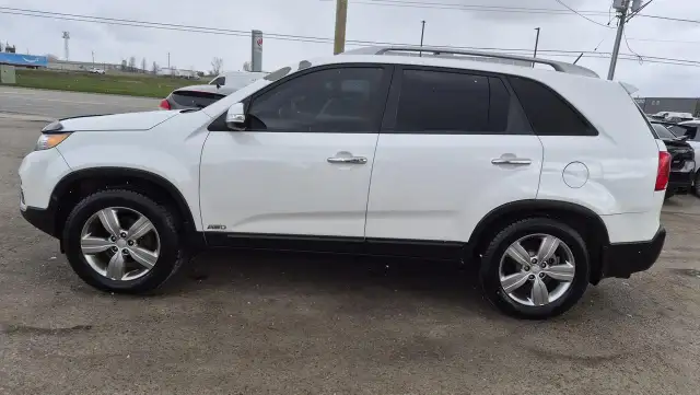 2013 Kia Sorento EX, AUTO, LEATHER, NAVI, AWD, CERTIFIED - Photo 2