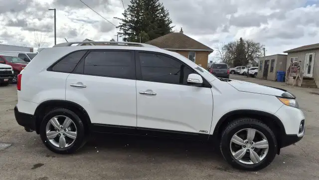 2013 Kia Sorento EX, AUTO, LEATHER, NAVI, AWD, CERTIFIED - Photo 6