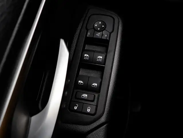 2025 Ram 1500 Big Horn Sport 3.0L - Photo 17