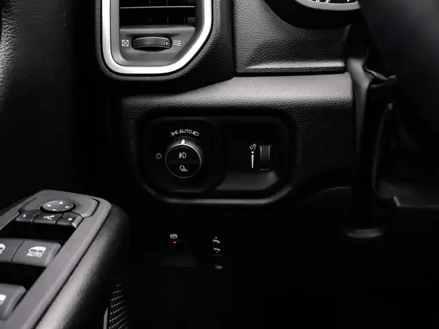 2025 Ram 1500 Big Horn Sport 3.0L - Photo 18