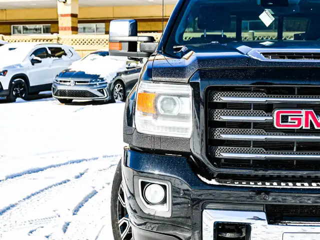 2019 GMC Sierra 2500HD SLT 6.6L - Photo 6