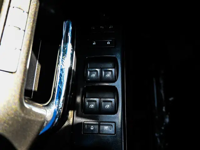 2019 GMC Sierra 2500HD SLT 6.6L - Photo 18