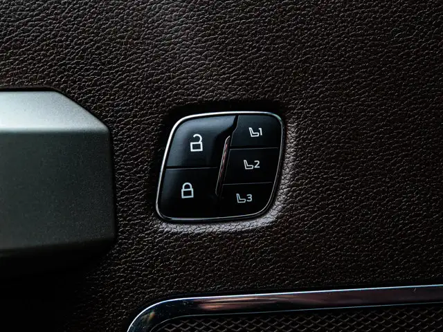 2022 Ford Super Duty F-350 SRW King Ranch 6.7L - Photo 21