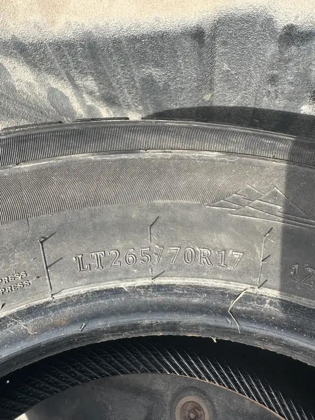 Tires  LT265/70/R17 - Photo 2