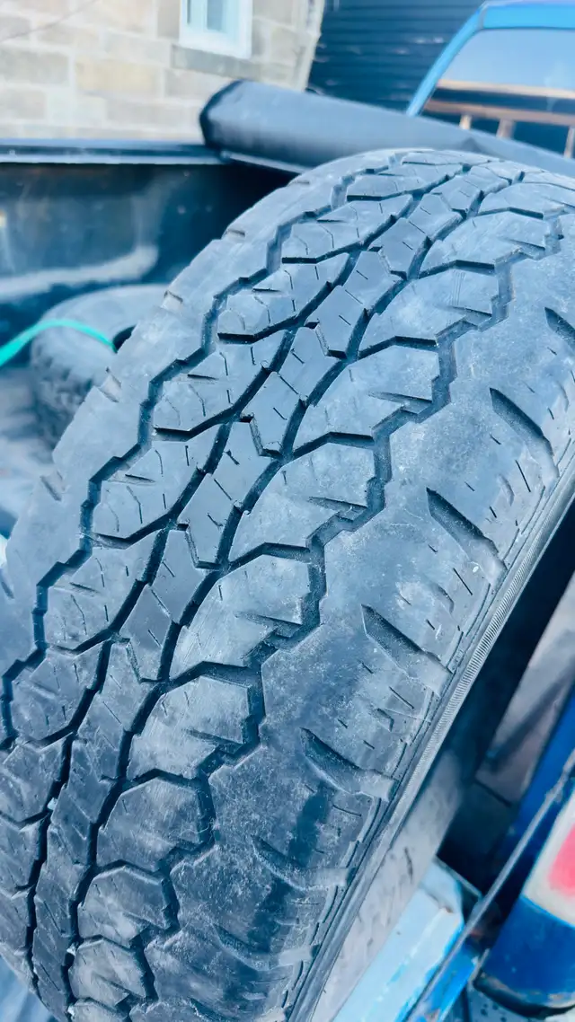 Tires  LT265/70/R17 - Photo 4