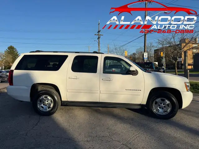 2010 Chevrolet Suburban 4WD 4dr 1500 LT (Certified) - Photo 4
