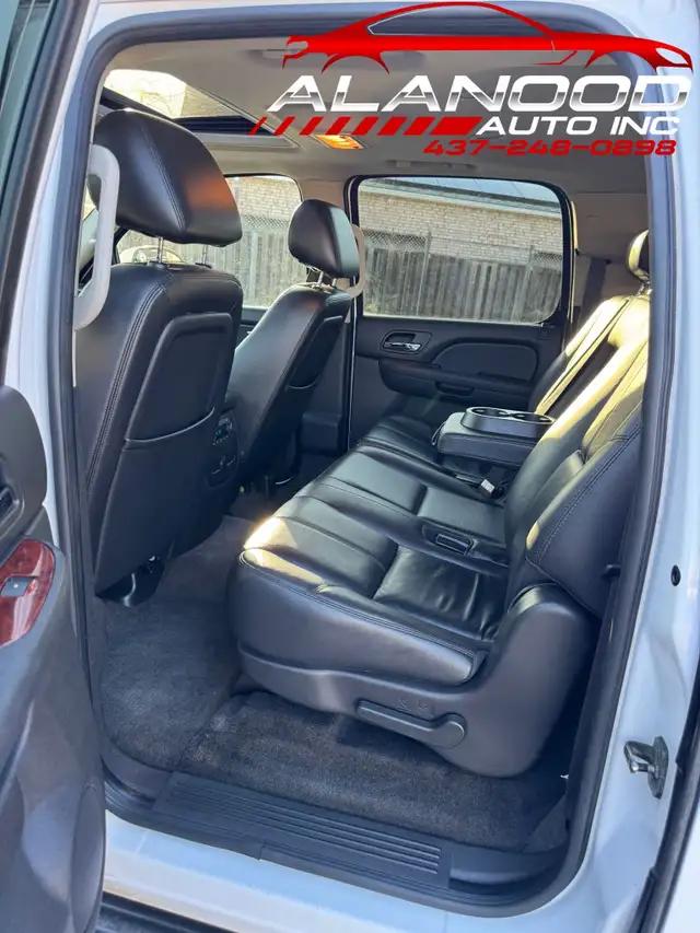 2010 Chevrolet Suburban 4WD 4dr 1500 LT (Certified) - Photo 10