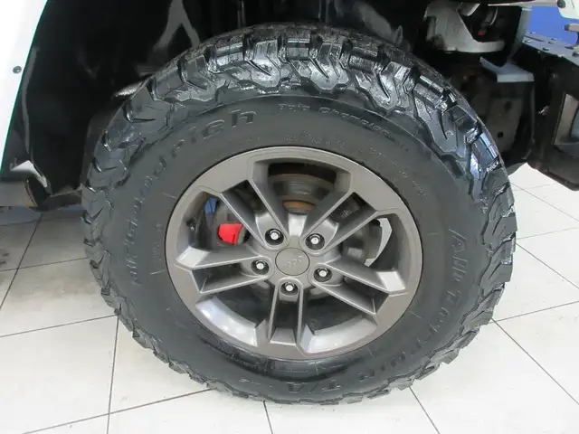 JEEP WRANGLER 2017 UNLIMITED SAHARA V-6 3.6 LITRES 4X4 GPS NAVIG - Photo 5