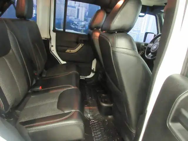 JEEP WRANGLER 2017 UNLIMITED SAHARA V-6 3.6 LITRES 4X4 GPS NAVIG - Photo 18