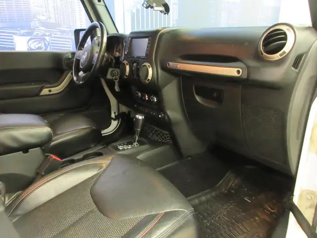 JEEP WRANGLER 2017 UNLIMITED SAHARA V-6 3.6 LITRES 4X4 GPS NAVIG - Photo 22