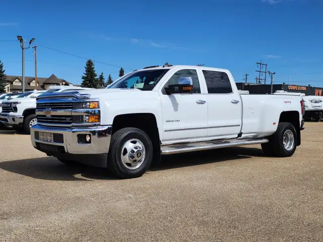 2016 Chevrolet Silverado 3500HD LTZ - Photo 2