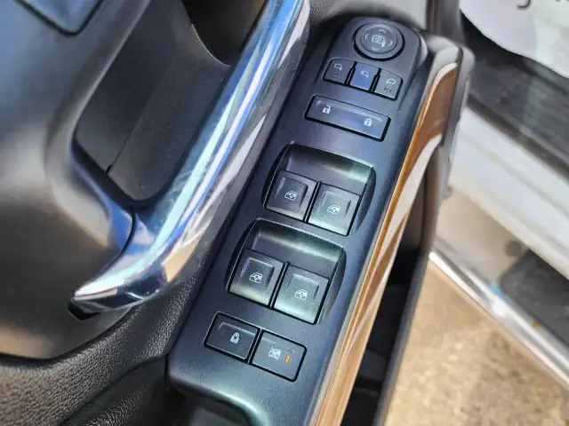 2016 Chevrolet Silverado 3500HD LTZ - Photo 9
