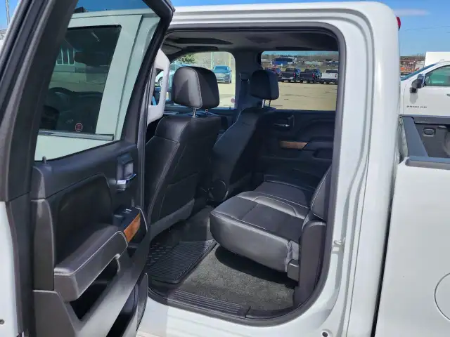 2016 Chevrolet Silverado 3500HD LTZ - Photo 13