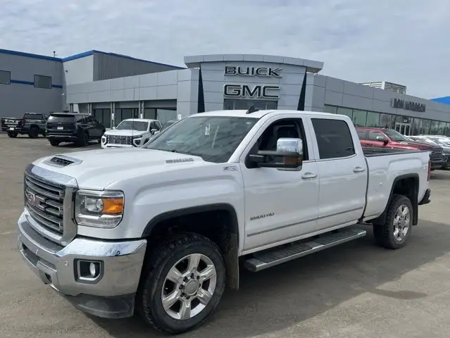 2019 GMC Sierra 2500HD SLT - Photo 2