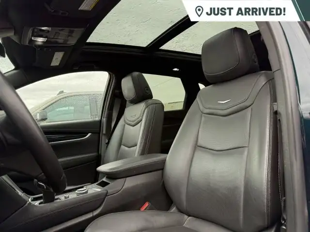 2025 Cadillac XT5 Premium Luxury AWD | Heated & Ventilated - Photo 4