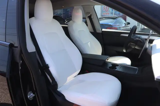 2022 Tesla Model Y - Photo 11