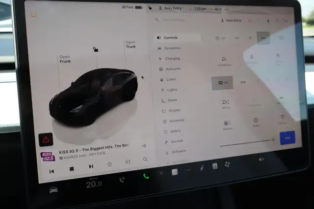 2022 Tesla Model Y - Photo 14