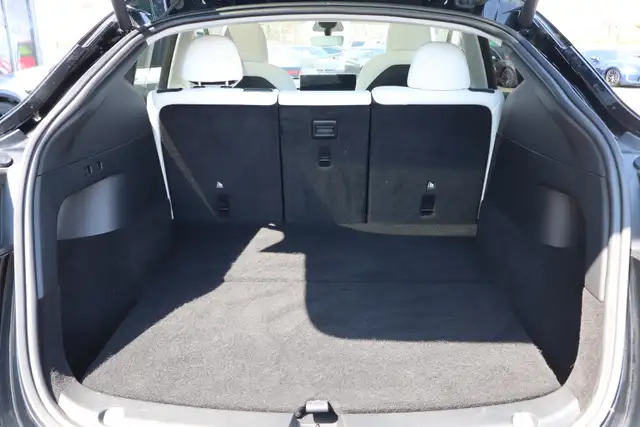 2022 Tesla Model Y - Photo 20