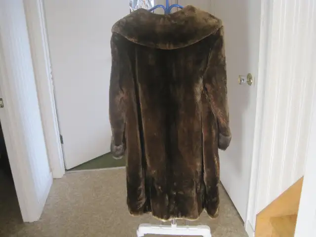 Beau manteau de fourrure long en rat musqué / long muskrat fur c - Photo 3