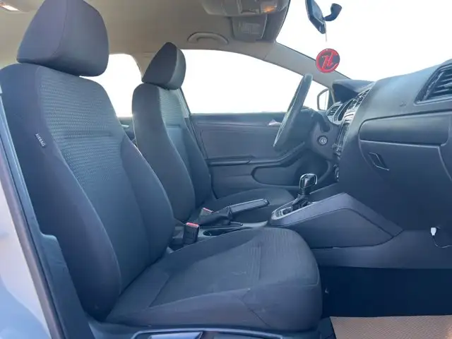 2015 Volkswagen Jetta Sedan Trendline - Photo 13