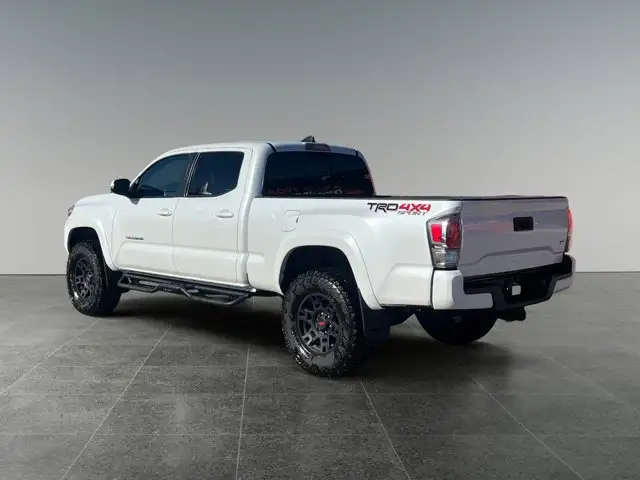 2023 Toyota Tacoma - Photo 4