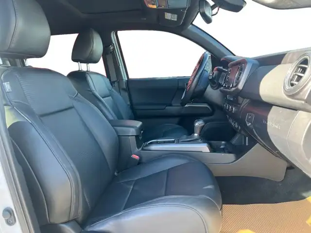 2023 Toyota Tacoma - Photo 14