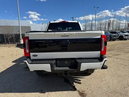 2026 Ford F-350 PLATINUM w/FX4, 5th WHL PREP, MNRF & 2KW PRO PWR - Photo 4