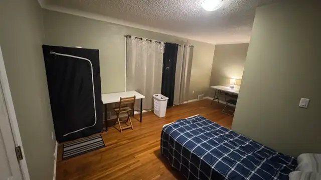 Room for rent near University of Alberta - Photo 5