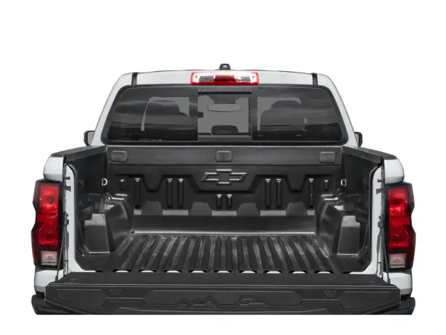 2024 Chevrolet Colorado - Photo 2
