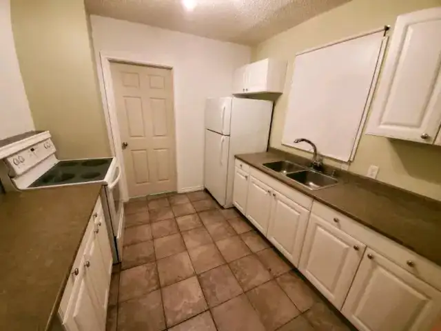 Room for rent by University of Alberta - Photo 8