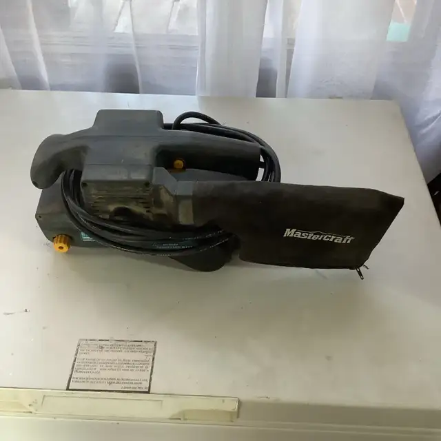 Belt sander