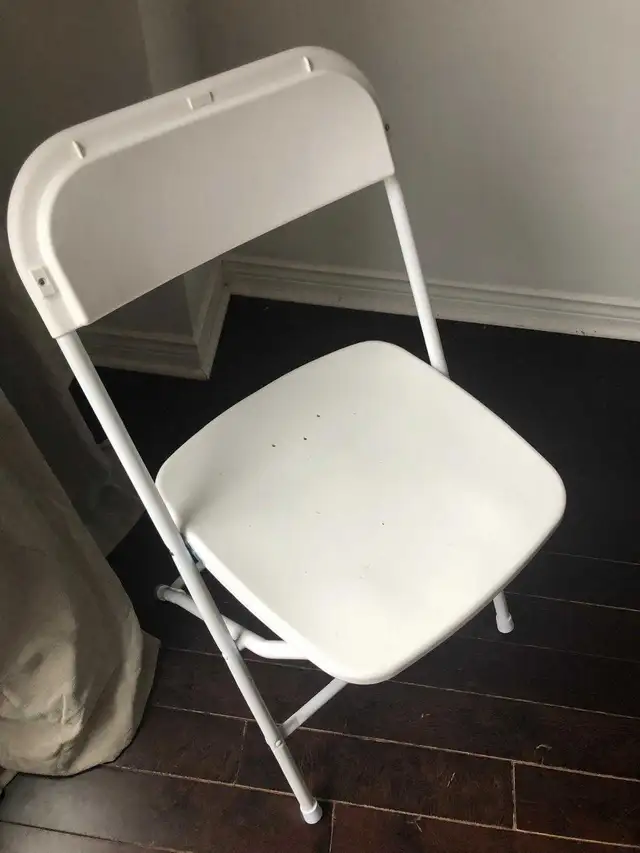 Chair rental 1.95 a chair Barrie - Photo 4